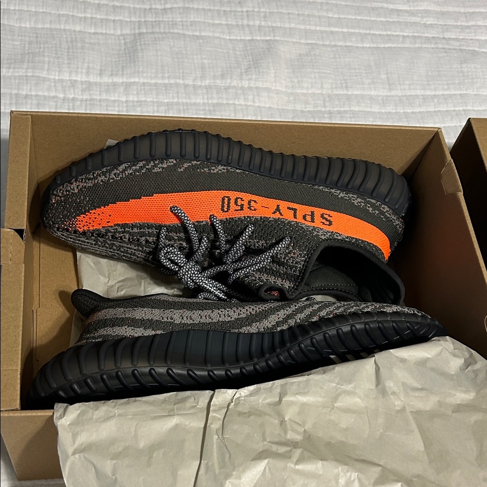 Yeezy Boost 350 V2 Men's Shoes BRAND NEW